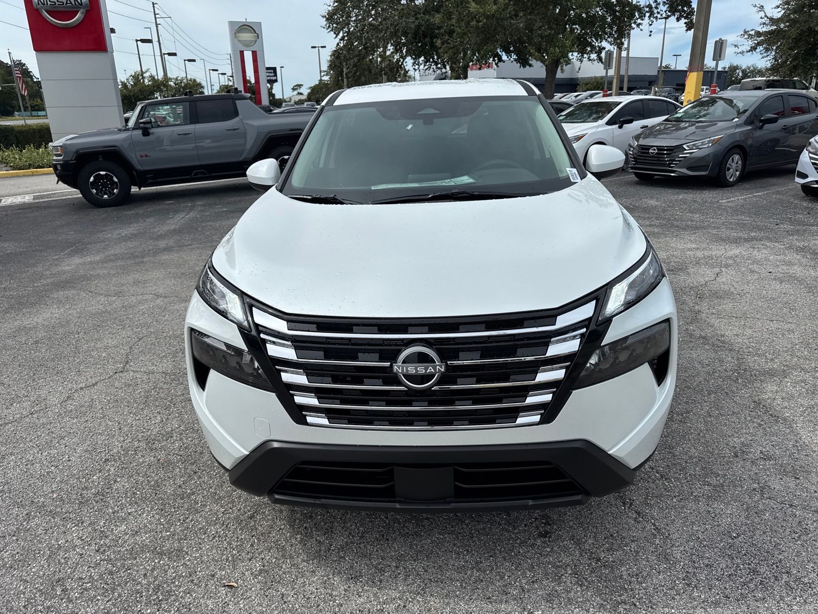 2026 Nissan Rogue SV photo 3