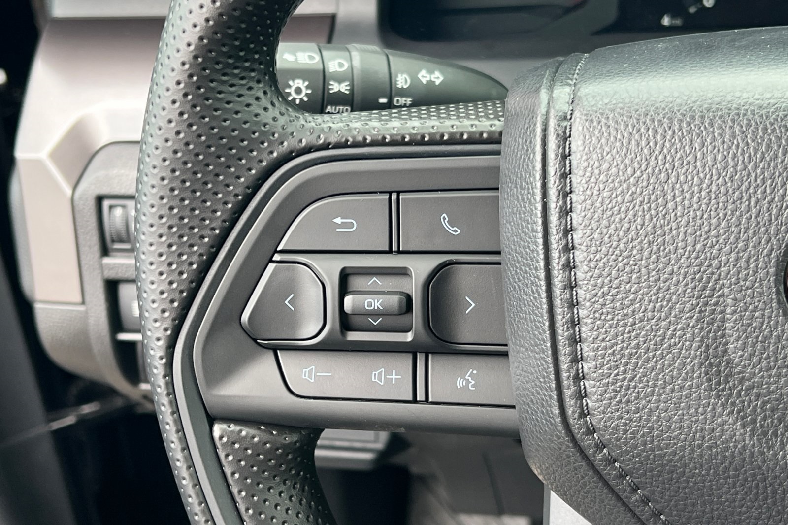 2025 Toyota Tacoma SR5 4x4 Double Cab photo 25