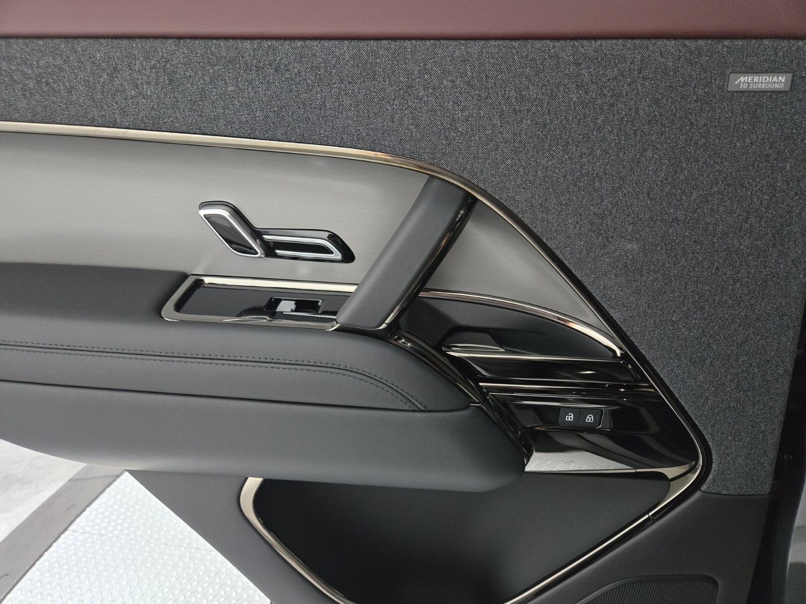 2025 Land Rover Range Rover Sport SE photo 19
