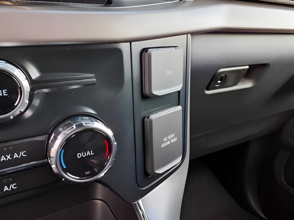 2025 Ford F-150 XLT photo 23