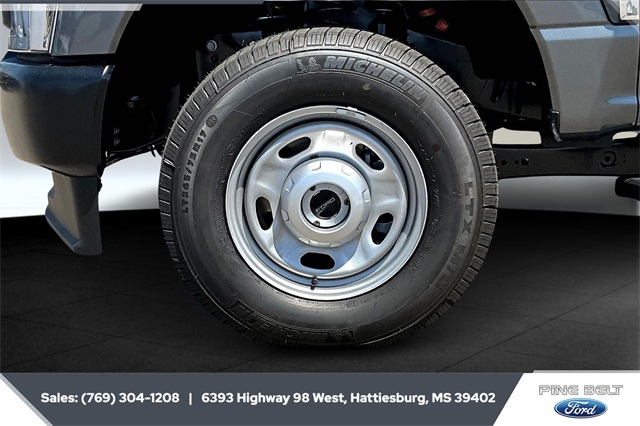 2025 Ford F-250 XL photo 3