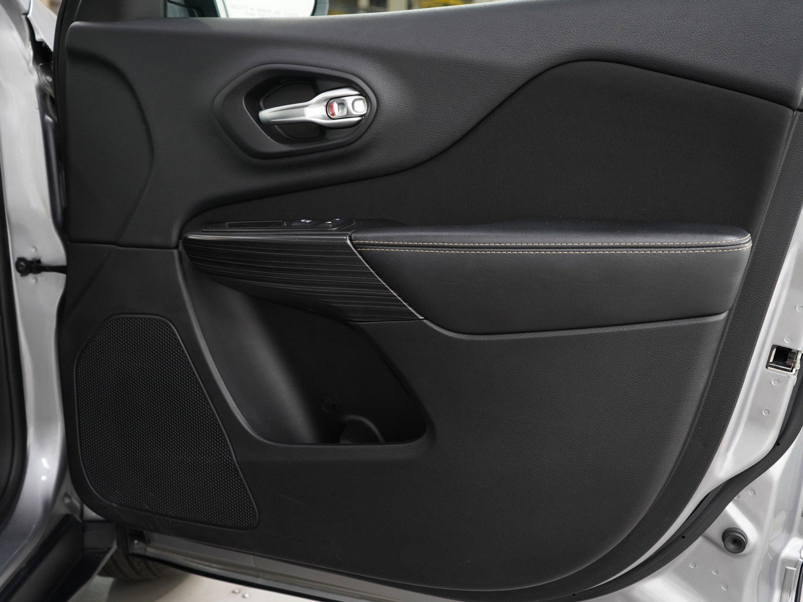 2014 Jeep Cherokee Latitude photo 8