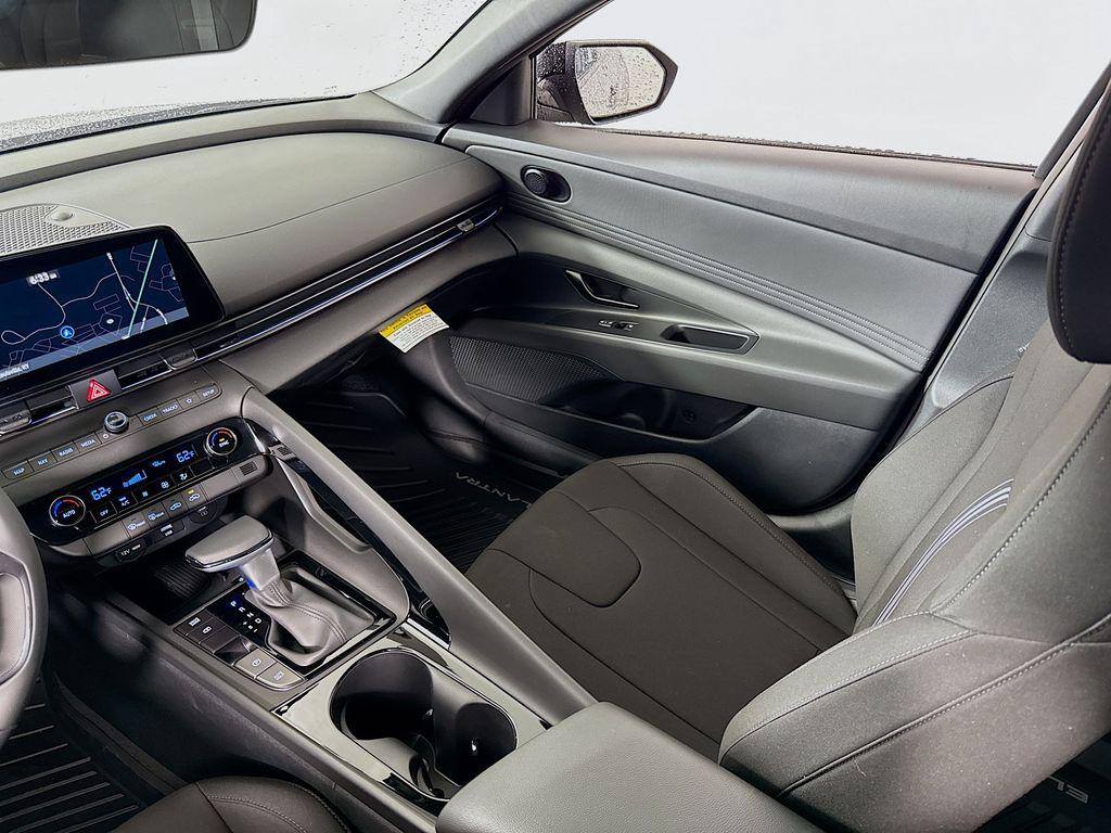 2025 Hyundai Elantra Hybrid SEL Sport photo 20