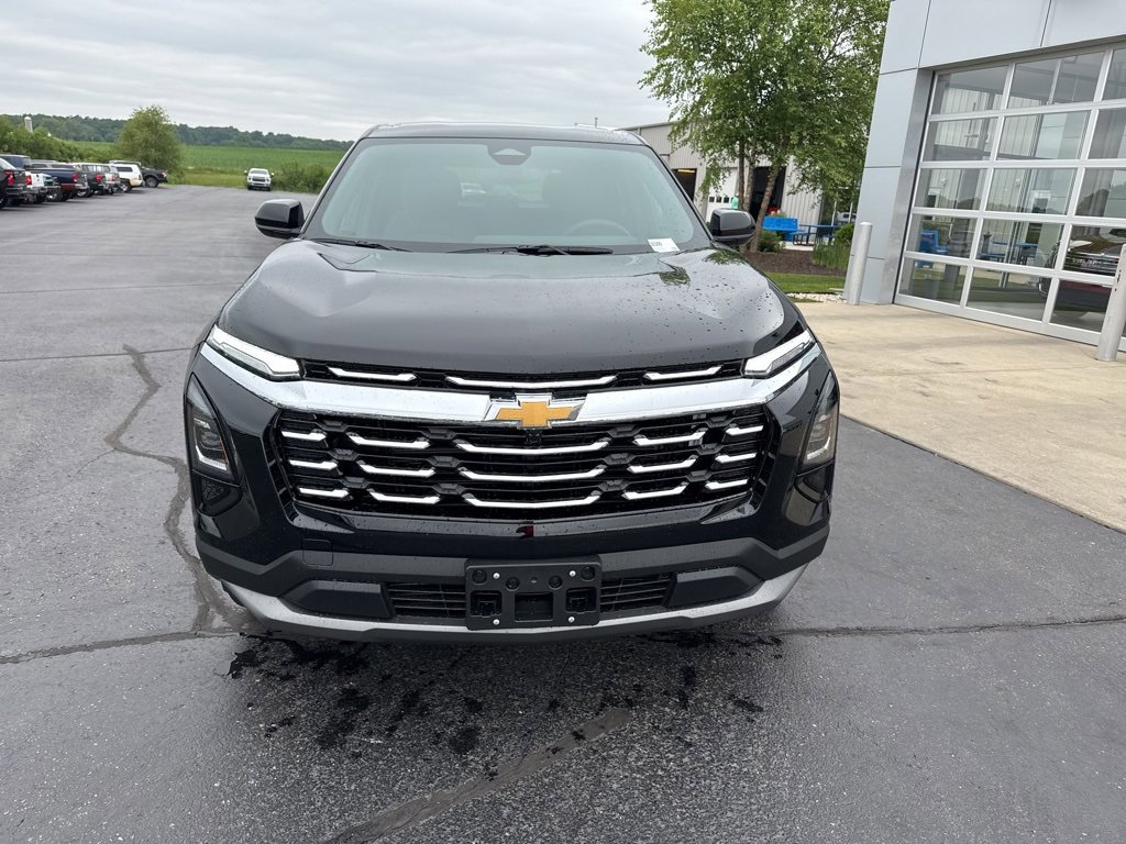 2026 Chevrolet Equinox LT photo 2