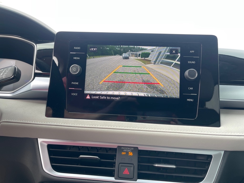 2025 Volkswagen Taos SE photo 6
