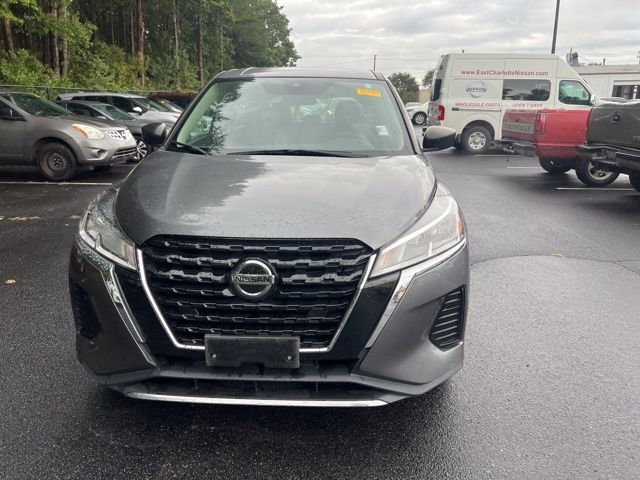 2021 Nissan Kicks S photo 2