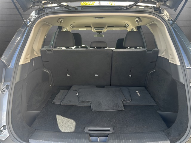 2023 Nissan Rogue SV photo 18