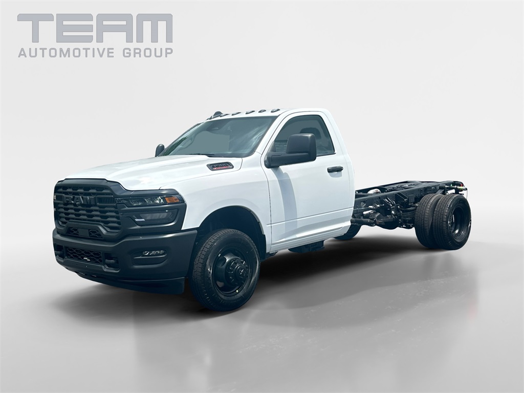 2025 Ram 3500 Tradesman photo 2