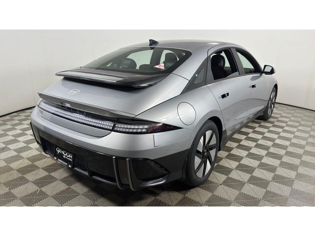 2025 Hyundai Ioniq 6 SE photo 4