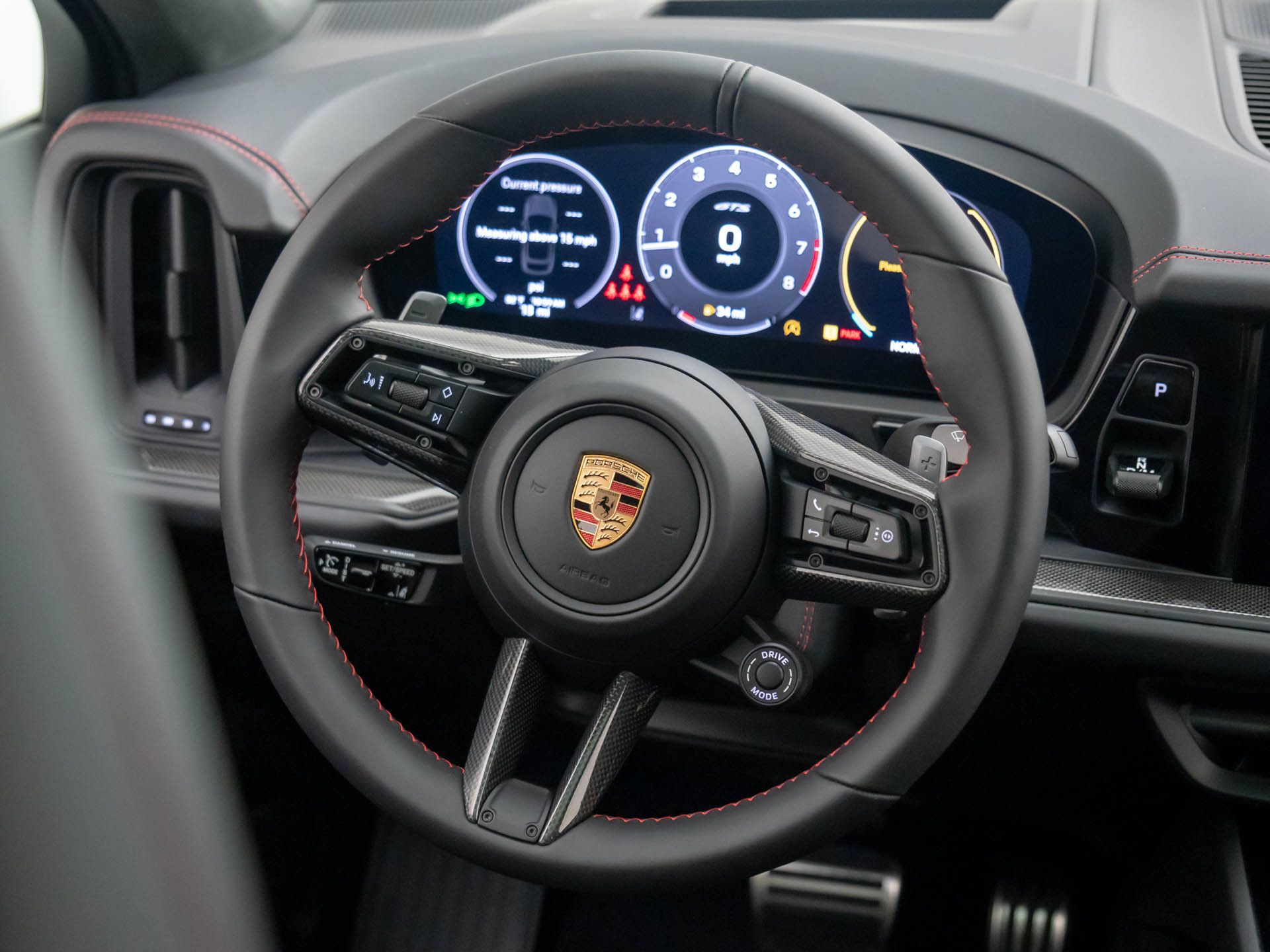 2025 Porsche Cayenne Coupe GTS photo 11