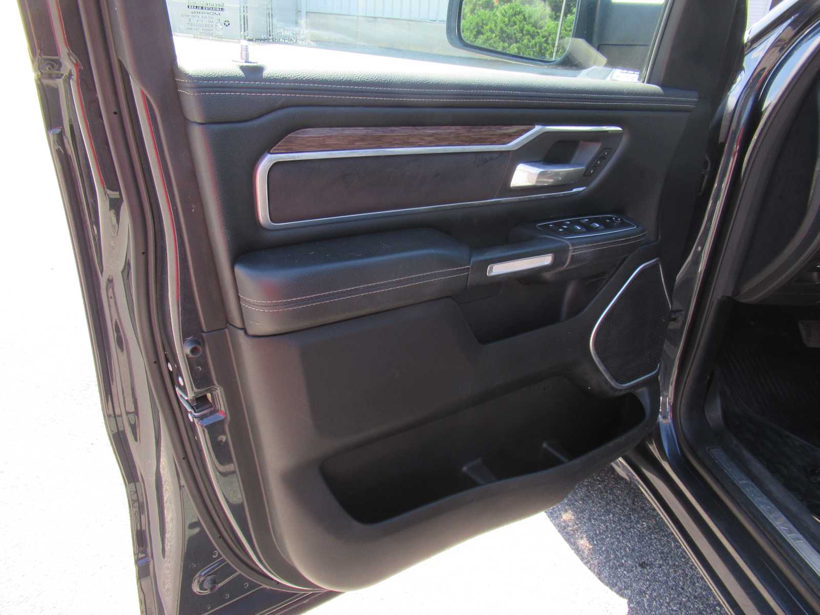2020 Ram 1500 Laramie photo 22