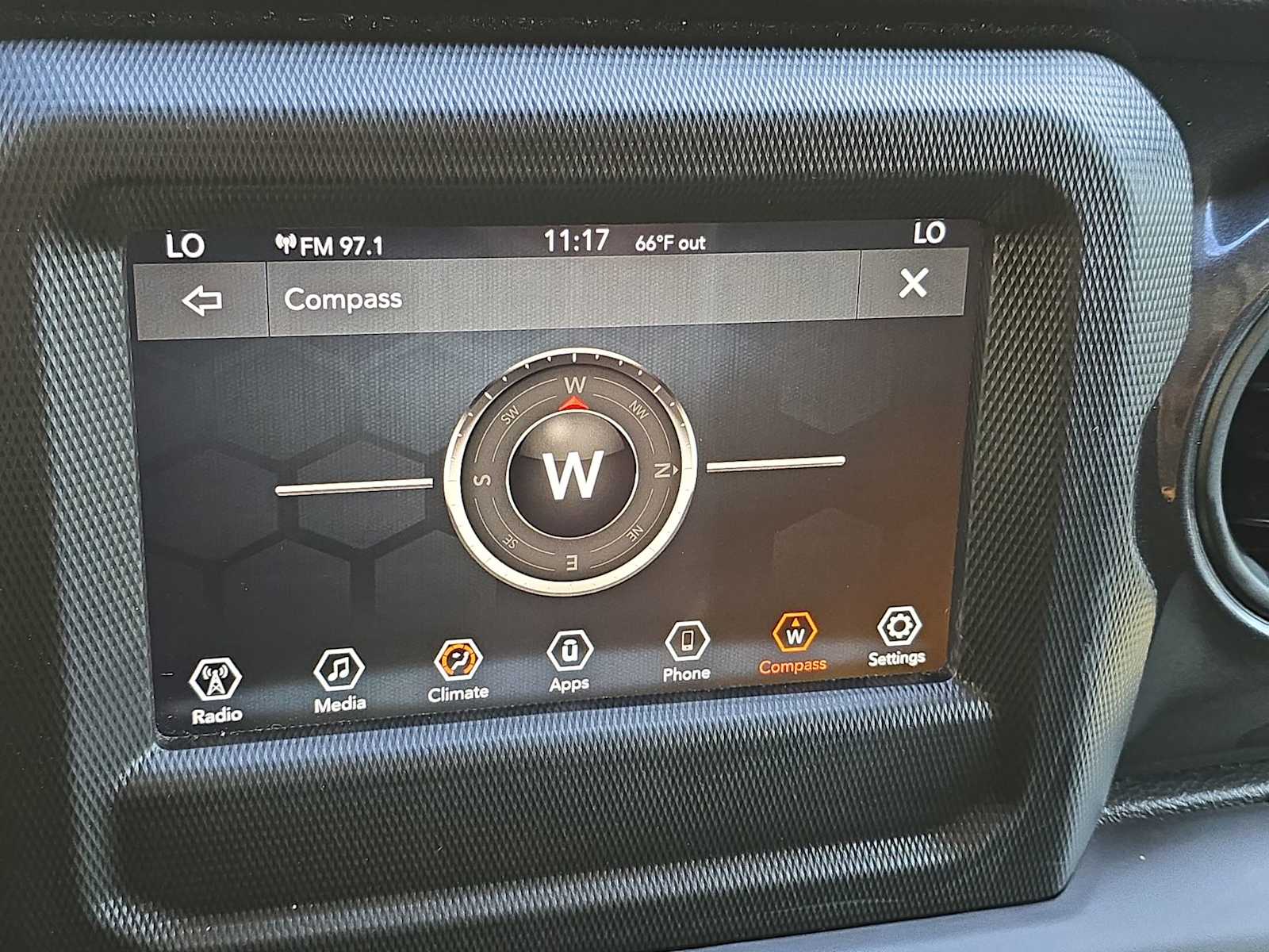 2022 Jeep Gladiator Altitude photo 23