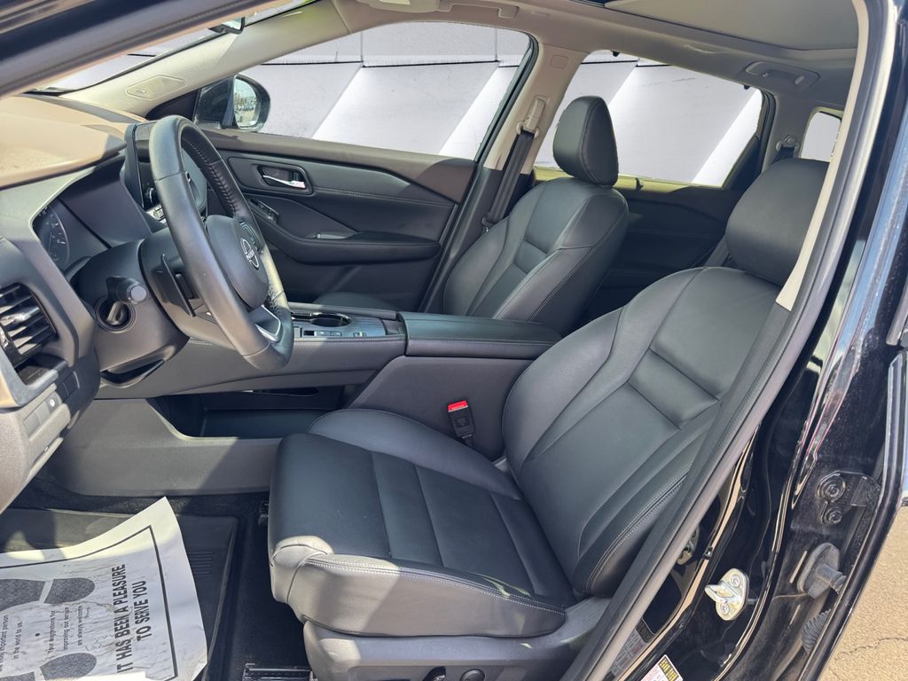 2023 Nissan Rogue SL photo 8