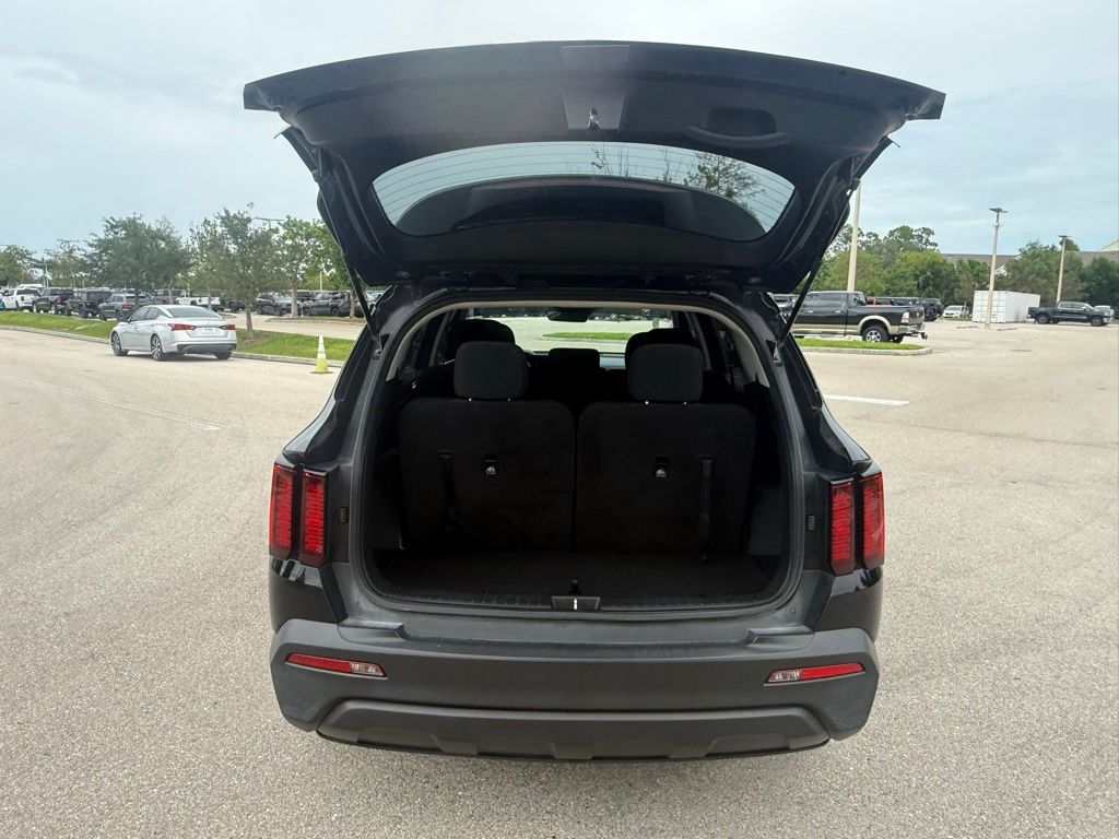 2022 Kia Sorento LX photo 33