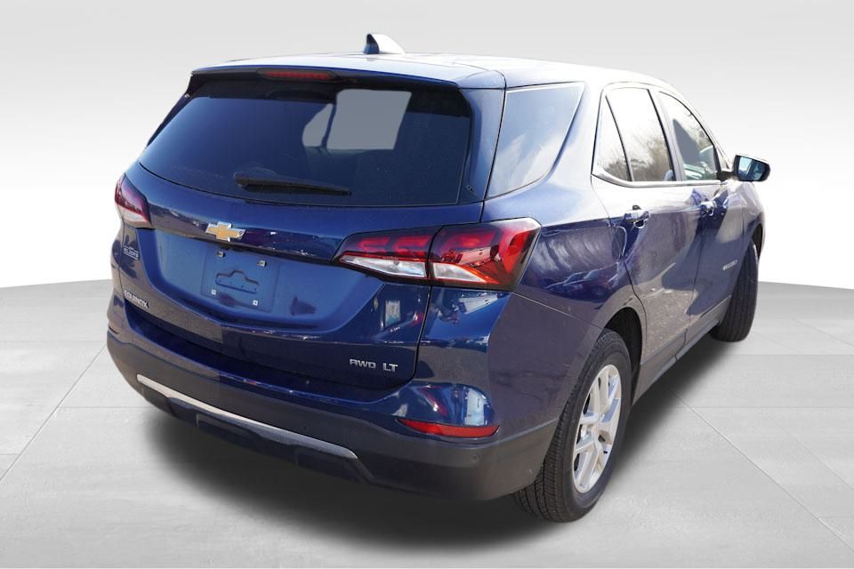 2023 Chevrolet Equinox LT photo 3