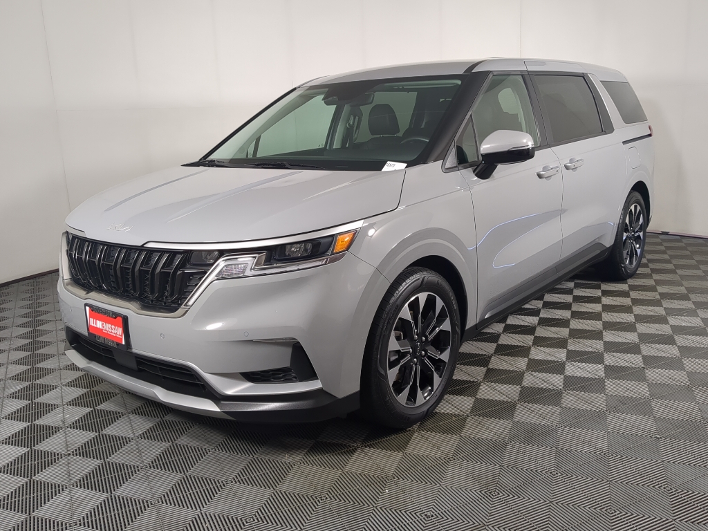 2024 Kia Carnival EX photo 4
