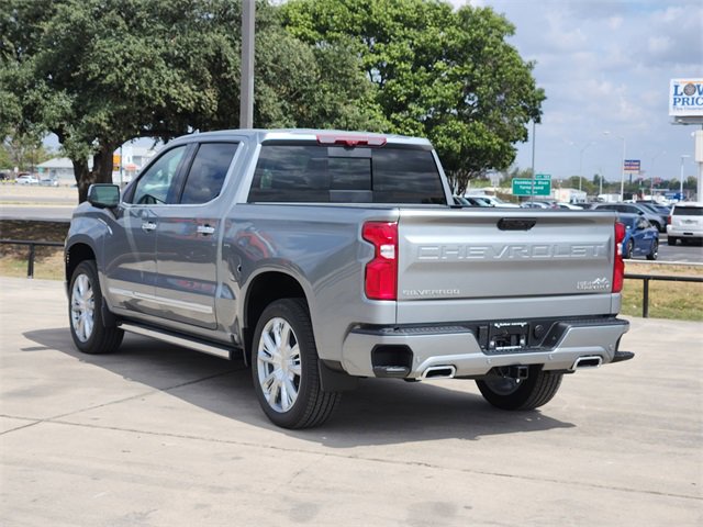 2026 Chevrolet Silverado 1500 High Country photo 3