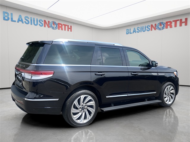 2022 Lincoln Navigator Reserve photo 3