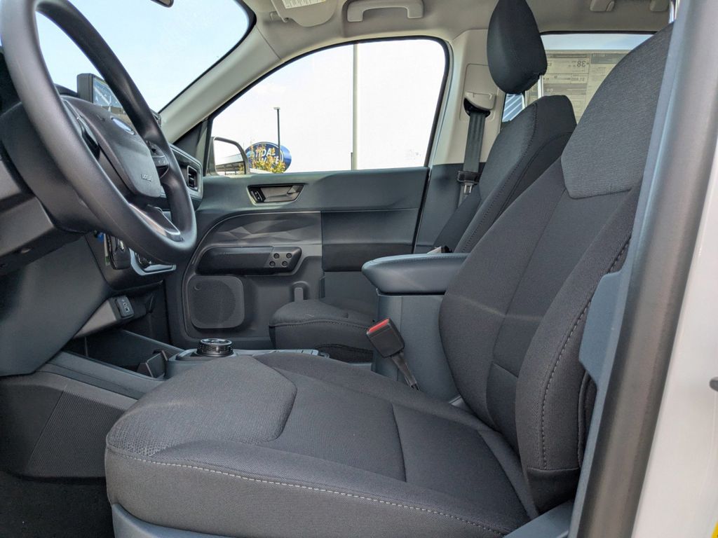 2025 Ford Maverick XL photo 17