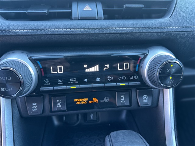 2021 Toyota RAV4 XLE photo 20