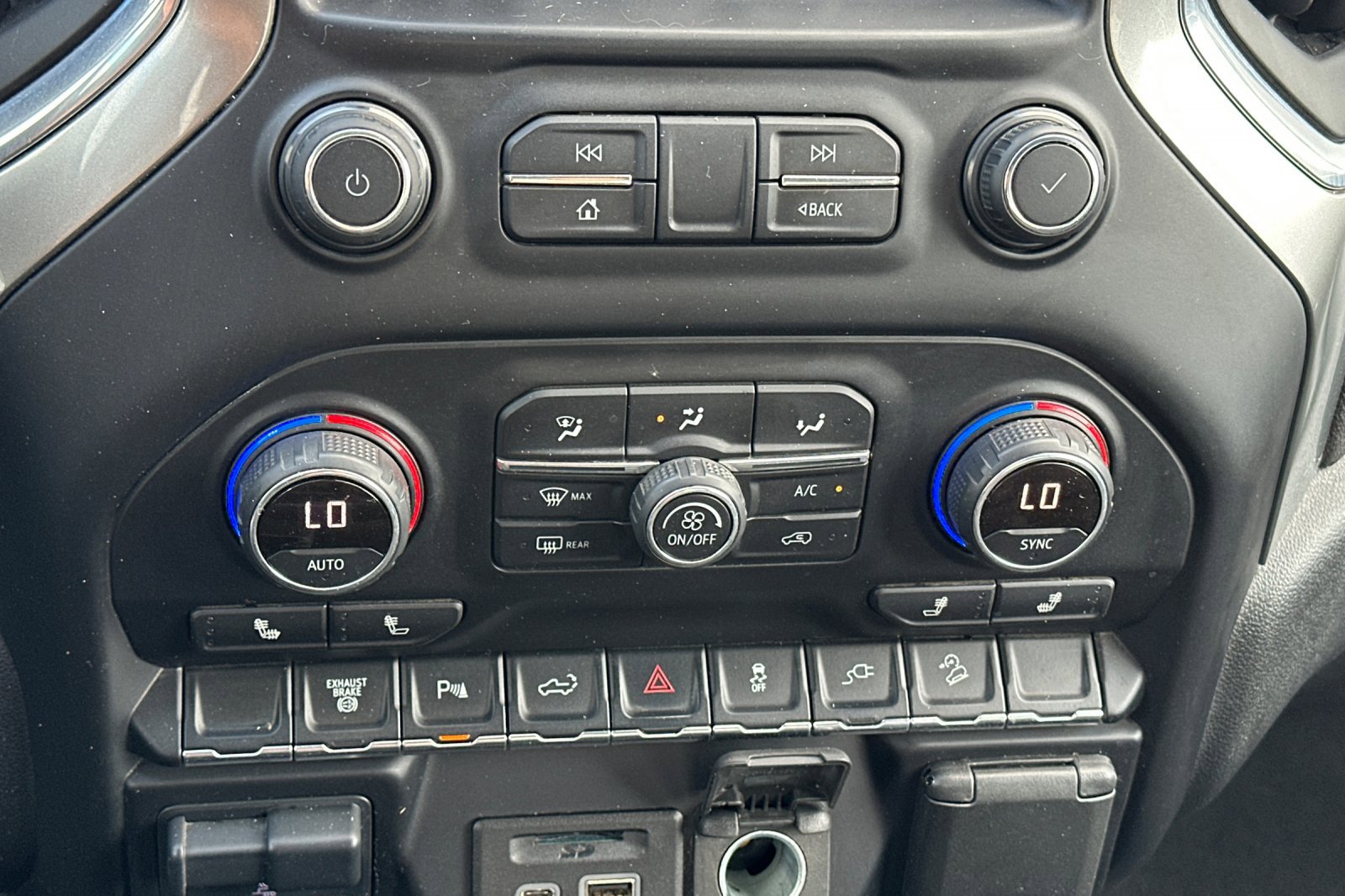 2020 Chevrolet Silverado 2500HD LT photo 18