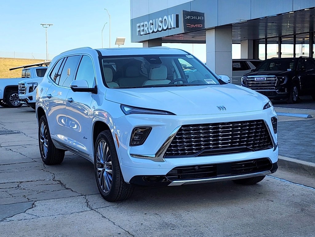 2026 Buick Enclave Avenir photo 2