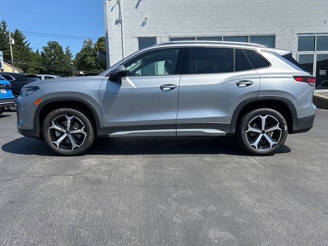 2025 Volkswagen Tiguan SE photo 2