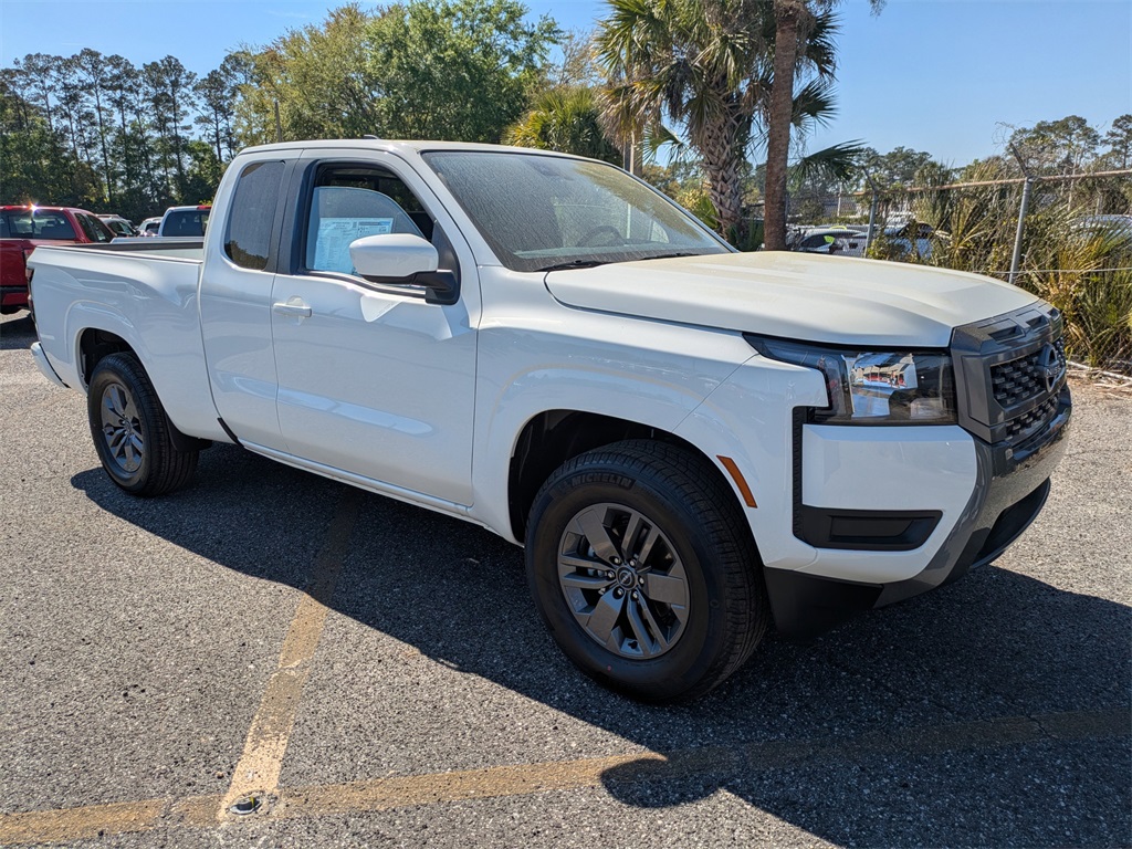 2025 Nissan Frontier SV photo 2