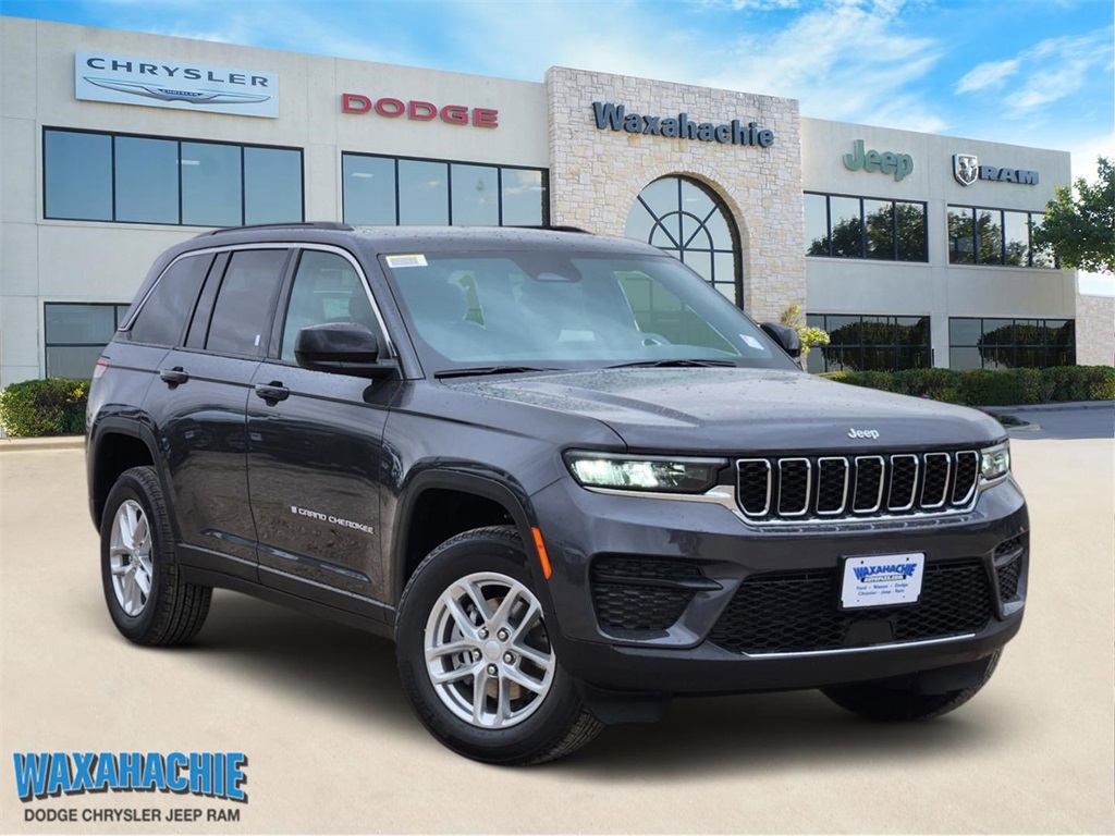 2025 Jeep Grand Cherokee Laredo's photo