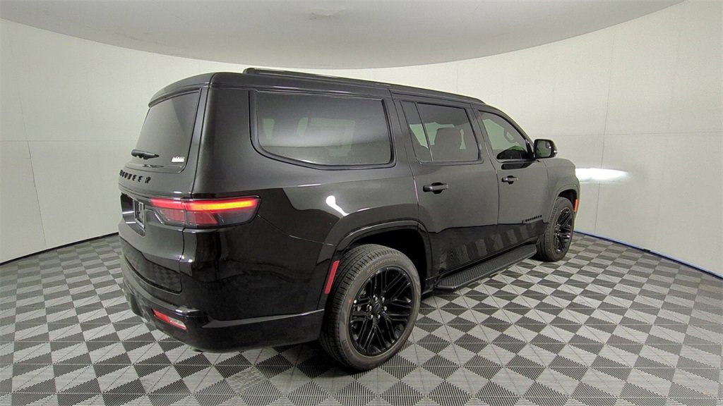 2025 Jeep Wagoneer Series II Carbide photo 3