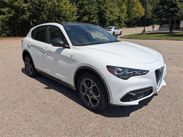 2024 Alfa Romeo Stelvio Ti photo 7