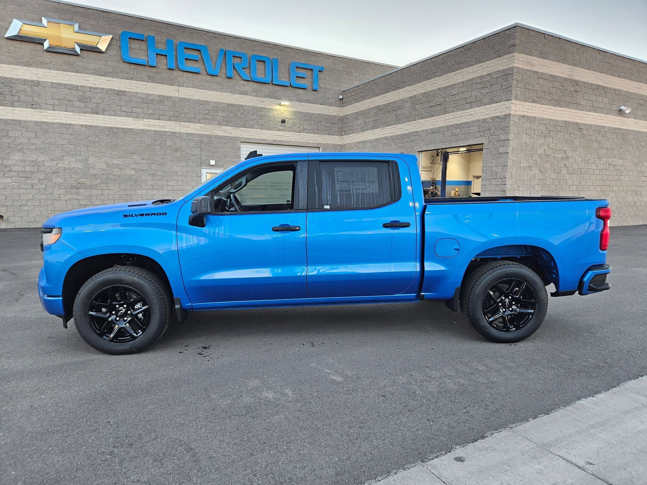 2026 Chevrolet Silverado 1500 Custom photo 2