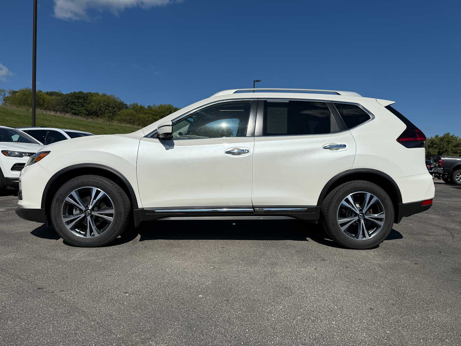 2018 Nissan Rogue SL photo 5
