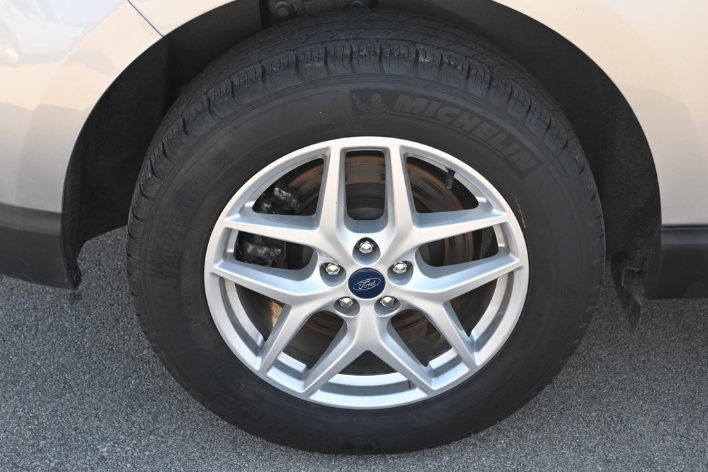 2022 Ford Edge SEL photo 15