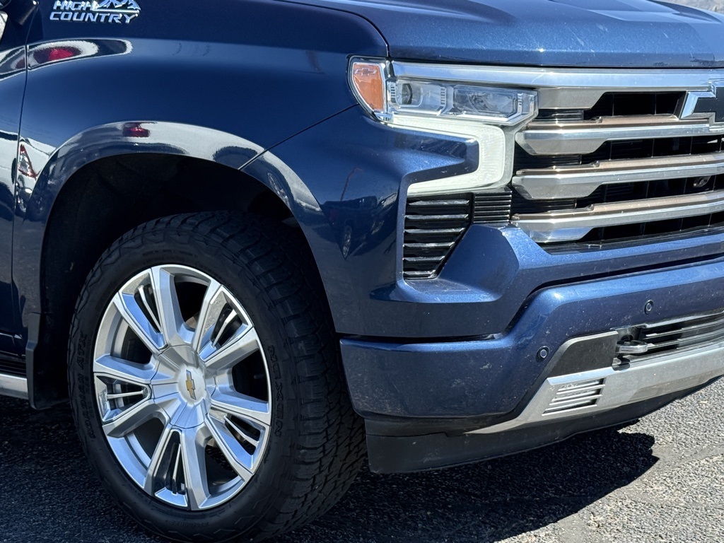 2022 Chevrolet Silverado High Country photo 2