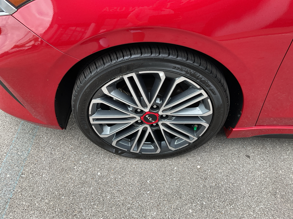 2023 Kia Forte GT photo 4