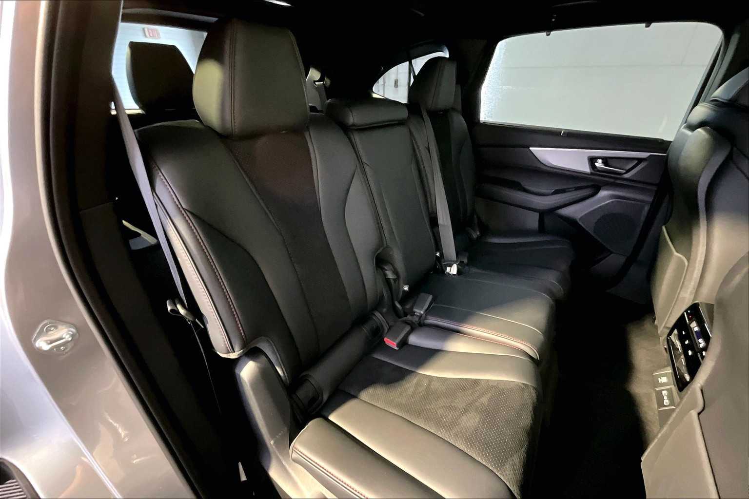 2023 Acura MDX SH-AWD A-Spec photo 17
