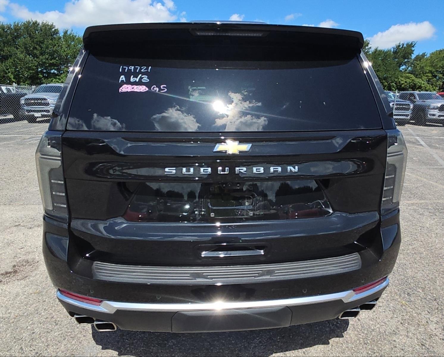 2025 Chevrolet Suburban High Country photo 6