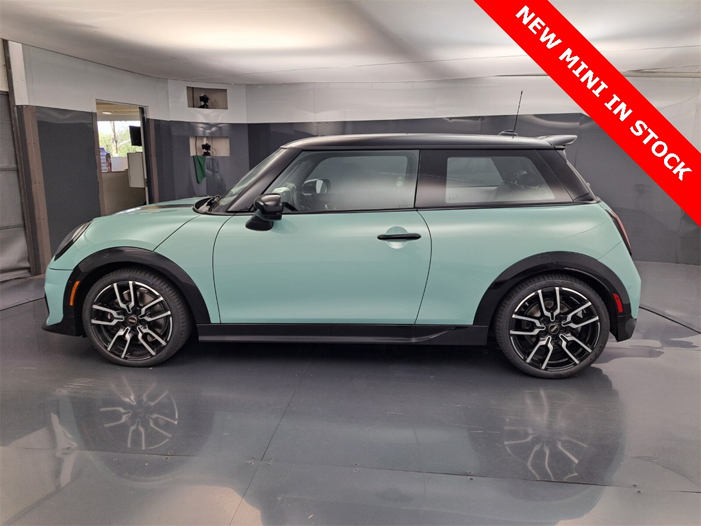 2026 Mini Cooper 2 Door Hardtop S Iconic photo 5