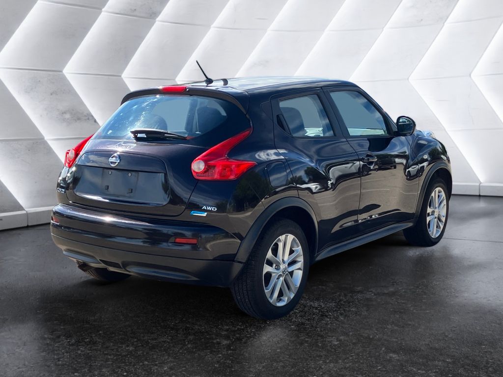 2014 Nissan Juke S photo 2