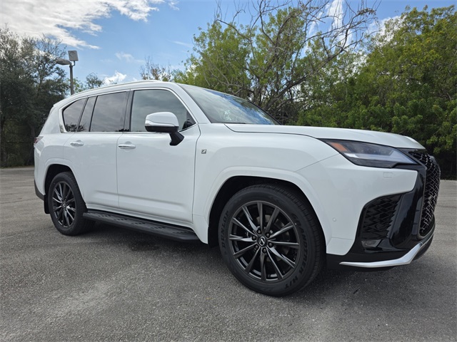 2025 Lexus LX F-Sport's photo