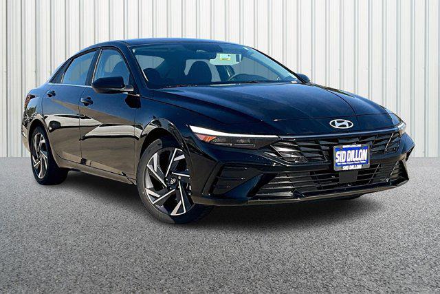 2025 Hyundai Elantra SEL Convenience photo 2