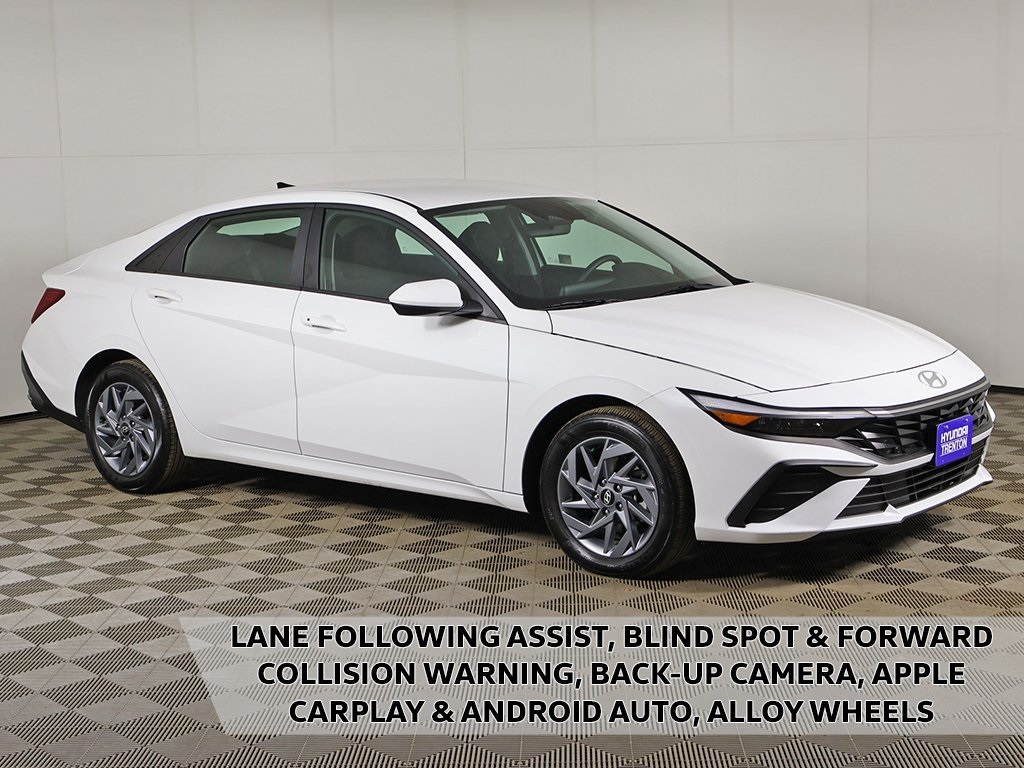 2025 Hyundai Elantra Blue's photo