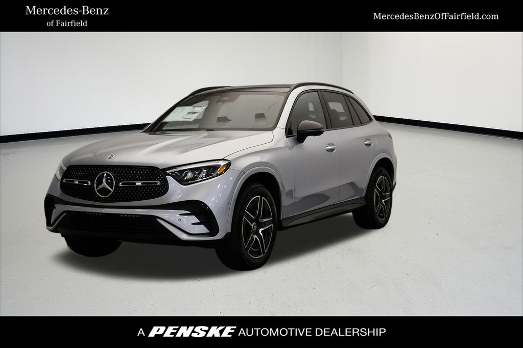 2026 Mercedes-Benz GLC Base's photo