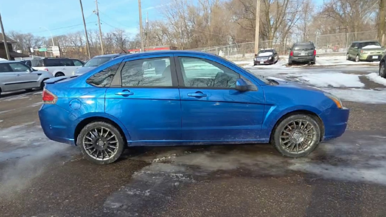 2010 Ford Focus SES's photo