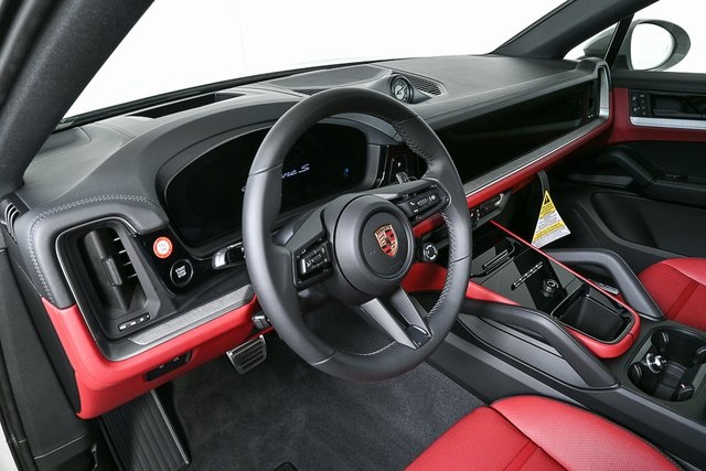 2026 Porsche Cayenne E-Hybrid Coupe S photo 3