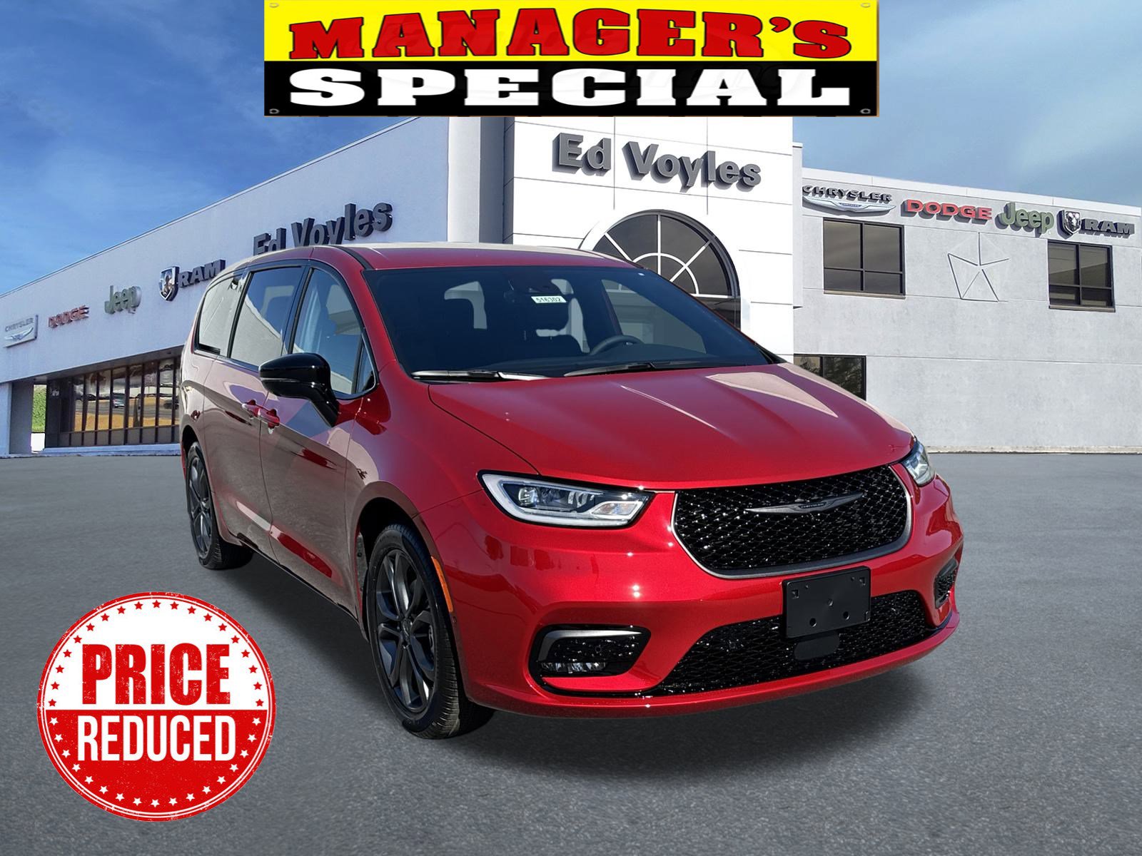 2026 Chrysler Pacifica Select's photo