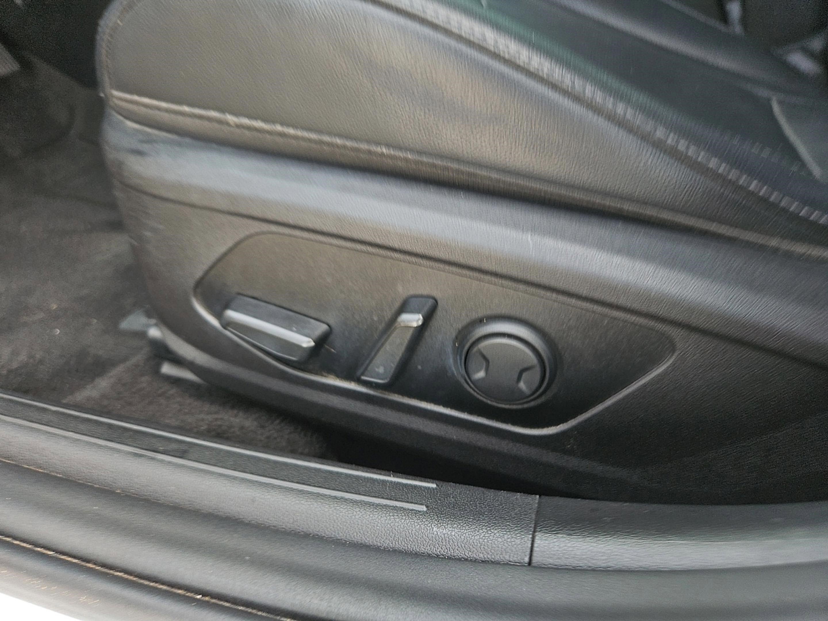 2023 Hyundai Elantra Limited photo 21