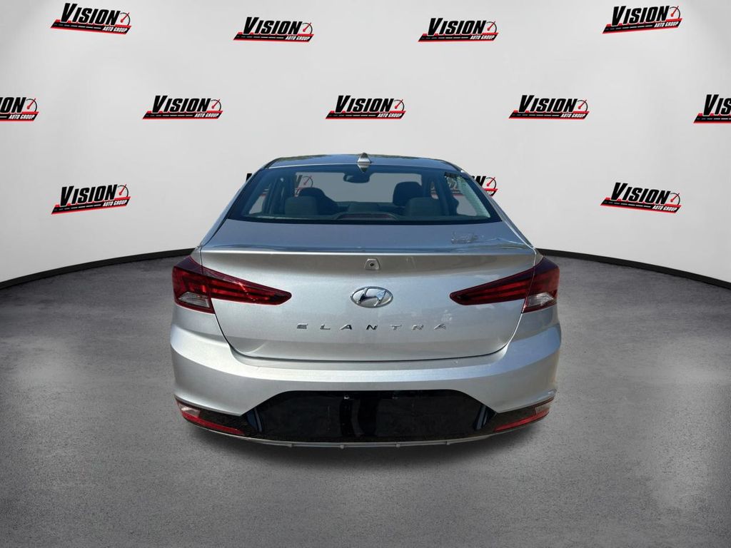 2020 Hyundai Elantra Value Edition photo 4