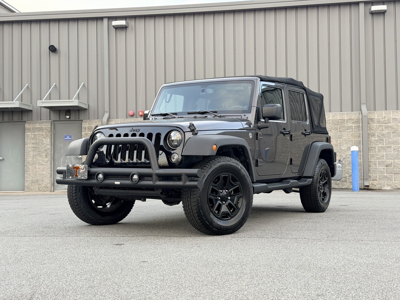 2014 Jeep Wrangler Unlimited Willys Wheeler's photo